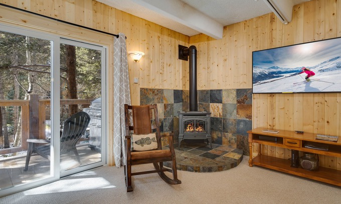 Warrior's Mark Condominio | Camine hasta Peak 9 y las tiendas y los festivales de Breckenridge en el centro.