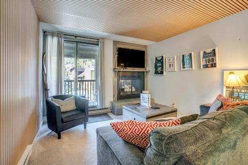 East Village at Copper Apartamento | Walk to Ski Lift and Hot Tub Copper Mountain Condo