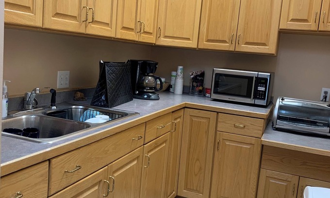 Owatonna Apartamento | Camine hasta el parque Steele County Fair Ground con 3 espacios de estacionamien