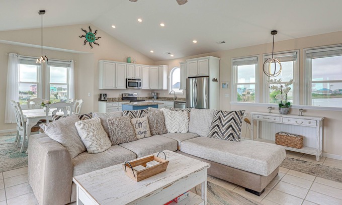 Surf City Cabaña | Walk to Surf City Beach: Ocean-view Home w/ Decks!