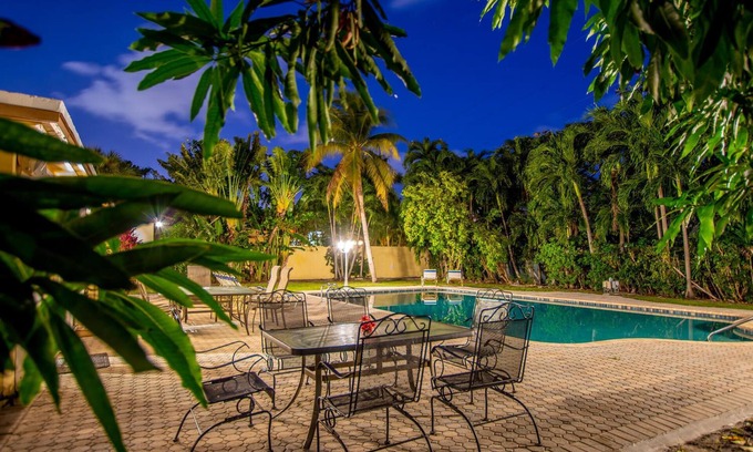 Harbor Beach Casa | Walk to the Beach, NO Car Needed!! Best Location on Fort Lauderdale Beach!!