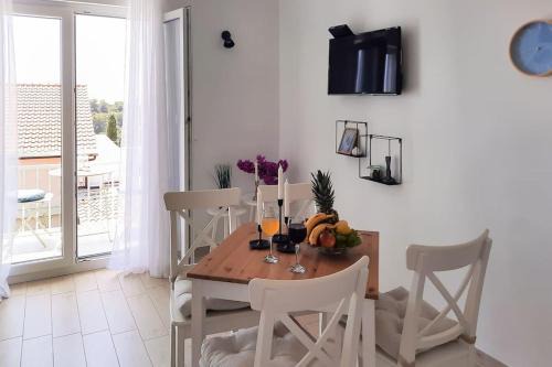 Krizna luka Apartamento | Walk to the Beach from a Cool and Modern Apartment