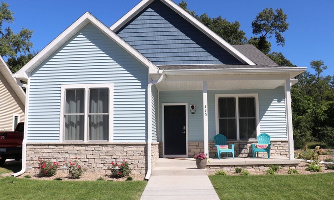 Michigan City Casa | Casa de nueva construcción en la playa, a un paseo del lago.