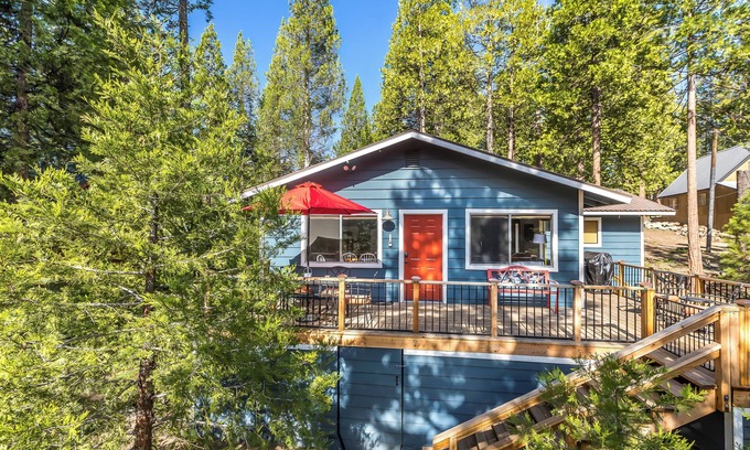 Shaver Lake Cabina | Walk to the Lake: East Village Cabin