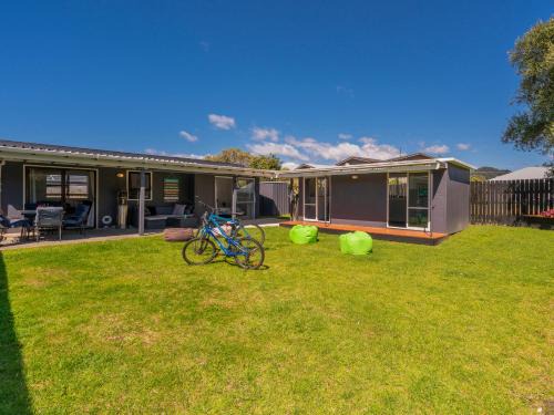 Whangamata Casa | Walk to the Water - Whangamata Holiday Home