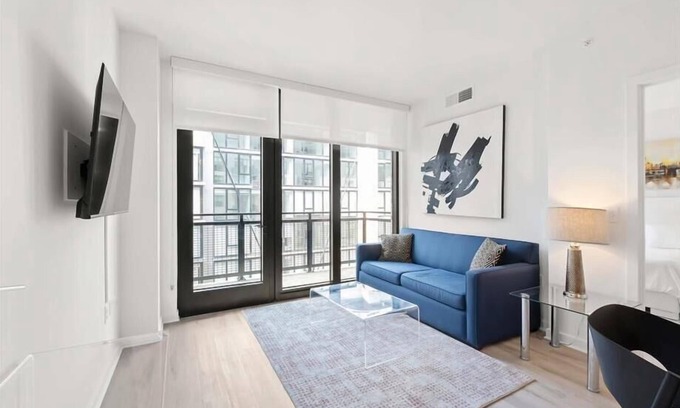 NoMa Hotel | Walk to Top DC Attractions & Dining | Private Balcony