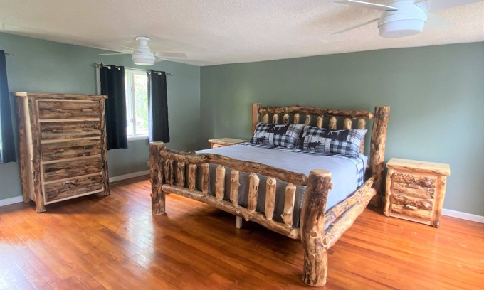 North Woodstock Casa | Walk to Town and 7 Minutes to Loon!