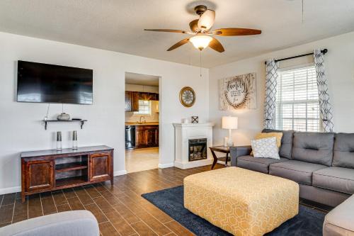 Brenham Casa | Walk to Town Home with Yard in Brenham!