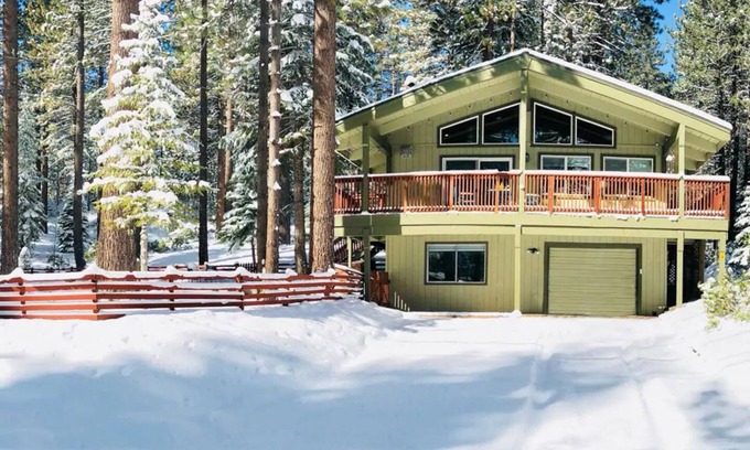 Pioneer Trail Chalet De Esquí | Pacífico South Lake Tahoe Chalet. Camina hacia los senderos. 10 minutos a Heavenly y Downtown