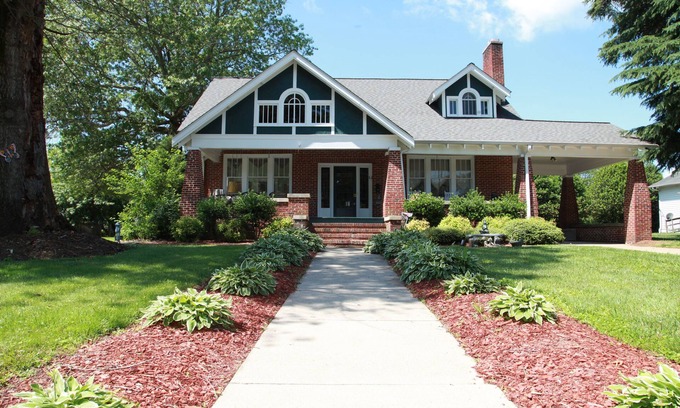 Mount Airy Casa | Walk to Wally's Service Station!!!