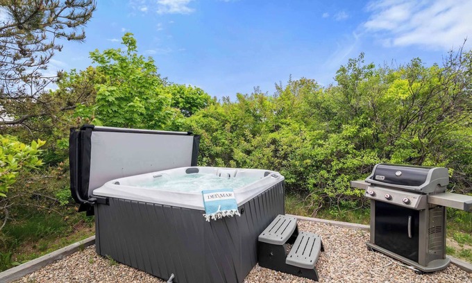North Truro Casa | # 211: ¡Escapada junto a la playa amigable para los cachorros! ¡Camina hacia los atardeceres deslumbrantes en la bahía!
