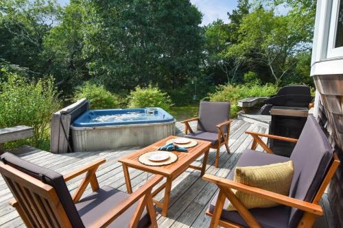 North Eastham Casa | Walk to Water Hot Tub & Game Room