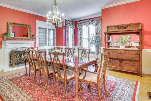 Elizabeth City Casa | Walk to Waterfront Downtown Elizabeth City Home!