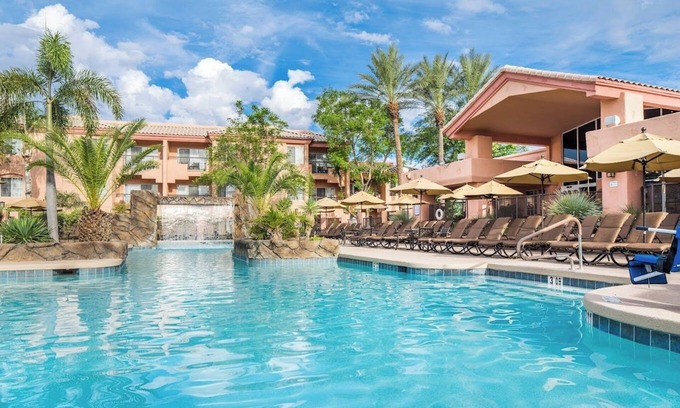 North Scottsdale Complejo | Walk to WM Phoenix Open 2025 - 2 Bdrm Lockoff - Sleeps 8 - Villa Mirage Resort