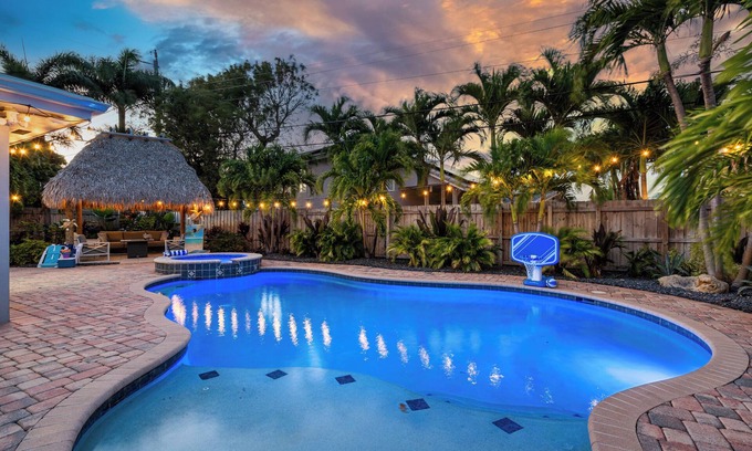 Deerfield Beach Casa | Walk2BEACH|HeatedPool|Spa|GamingRoom|Tikihut|Cove