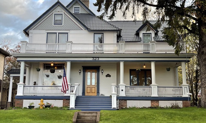 Two Harbors Casa | Walkable++ 4BR