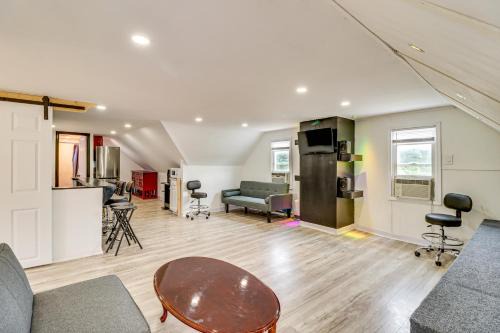 Arlington Heights Casa | Walkable Abode in Stroudsburgs Business District!