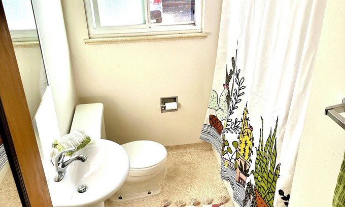 Barths Apartamento | Walkable, bright 2BR charmer in the heart of Wheat Ridge near Lo-Hi