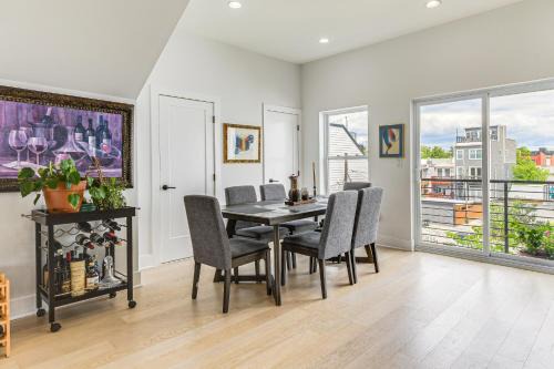 Park View Apartamento | Walkable Columbia Heights Condo with Rooftop Deck!