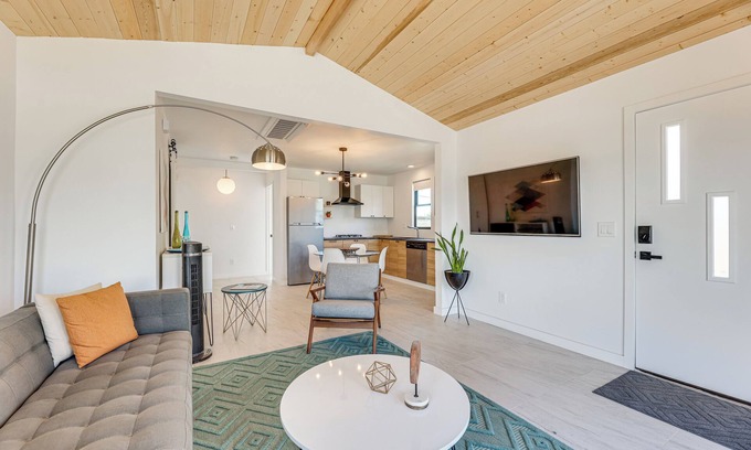 Downtown Casa | Walkable Downtown Chandler Oasis w/Private Patio