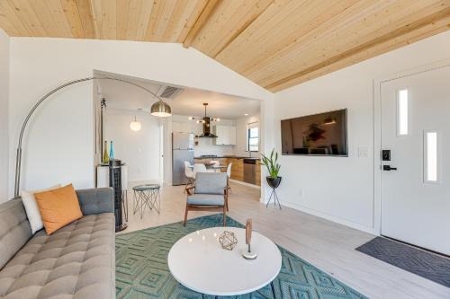 Downtown Casa | Walkable Downtown Chandler Oasis with Private Patio