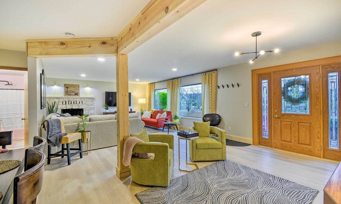 Poulsbo Casa | Walkable Downtown Poulsbo Vacation Rental!