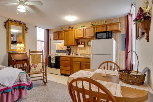 Delphi Apartamento | Walkable Dtwn Delphi Studio in Historic Building!