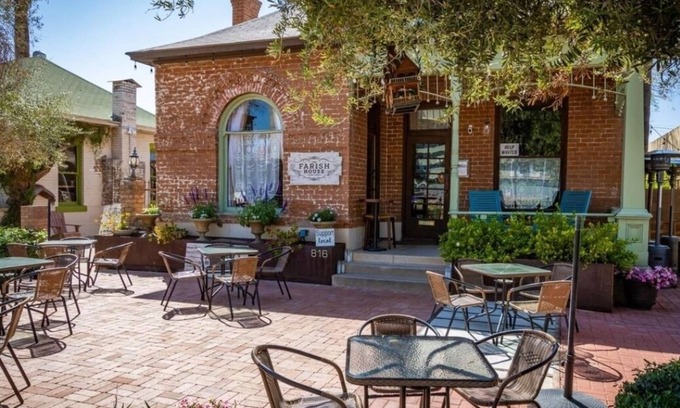 Roosevelt Casa | Walkable Large Bungalow in Historic Neighborhood with HEATED Pool included