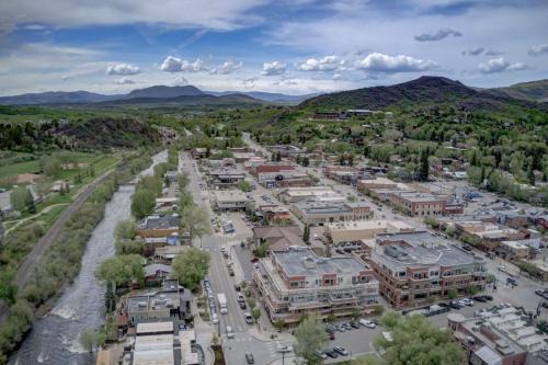 Downtown Steamboat Springs Casa | Walkable to Everything in Downtown Steamboat, Across Street from Yampa River, On Free Bus Route