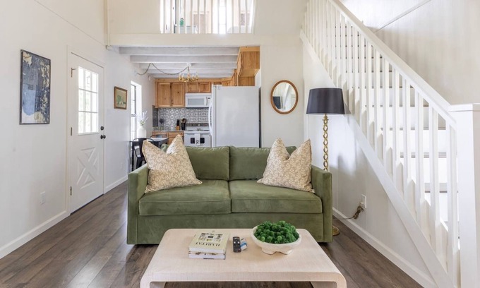 Round Top Casa | Walkable to Henkel Square in Round Top | Near the Best Spots & Parking is Available | The Reed