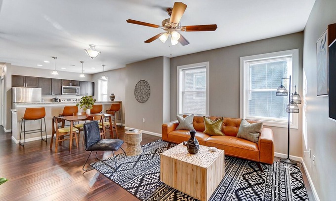 Oakley Apartamento | Walkable to Oakley Square-Newly Renovated-King Bed