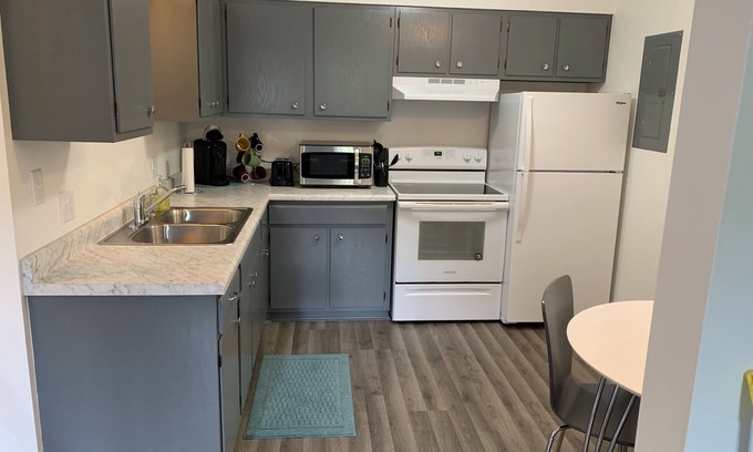 Munising Apartamento | ¡¡Nuevo!! Apartamento de 2 dormitorios en el centro de Munising.