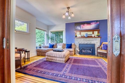 Queen Anne Casa | Walkers Delight on Queen Anne