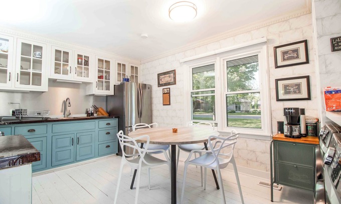 Historic Old Town Casa | Walking distance to Old town