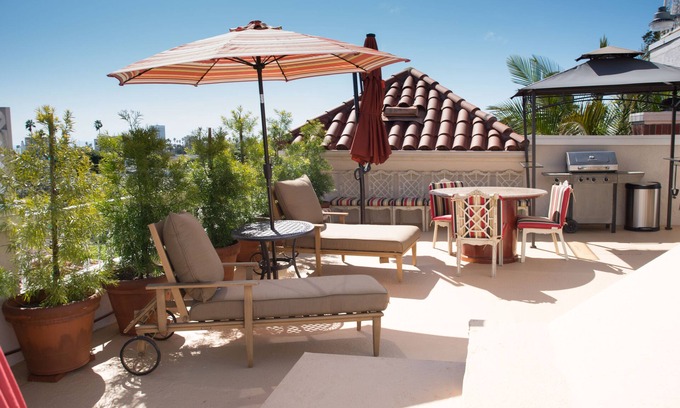 North of Montana Casa | California Villa Toscana