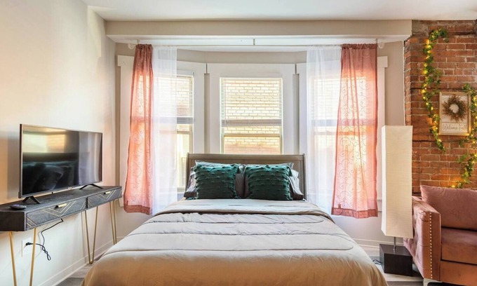 Midtown Apartamento | ~Walking distance Midtown/DMC~ Long stays welcome!