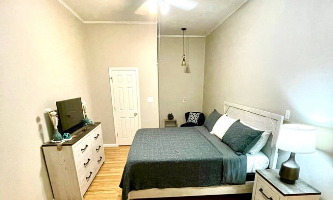 Natchitoches Casa | Walking Distance to Downtown Natchitoches / Christmas Lights