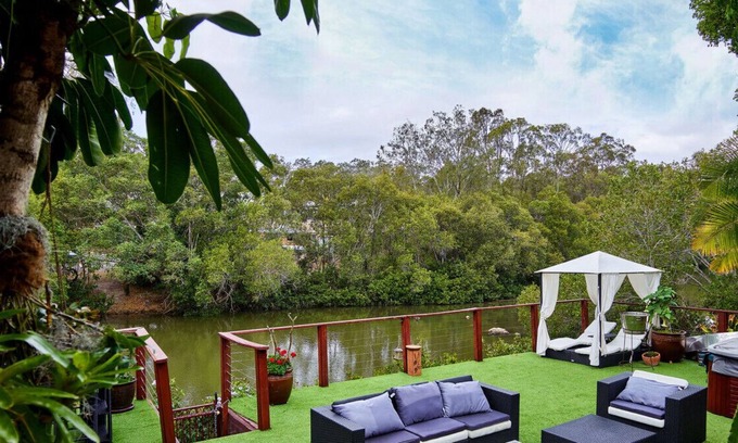 Helensvale Casa | Walking distance to Movie World