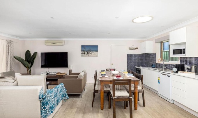 Anna Bay Casa | Walking Distance to Birubi Beach