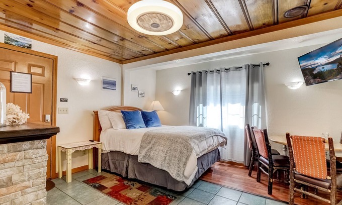 Stateline Cabaña | Walking distance to the lake, restaurants, shops, Gondola & more cottage 3