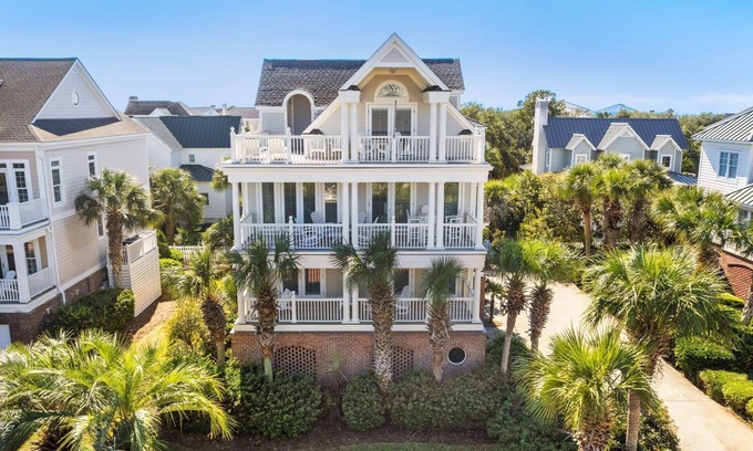 Debordieu Colony Casa | Walking distance to the beach in conveniently located Ocean Park