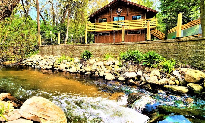 Traverse City Chalet De Esquí | NorthCoast❤s Chalet ★ Situado en el centro ★ Walk 2 Bay