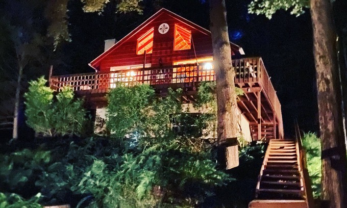 Greentown Casa | Wallenpaupack Cottage with Private Dock! Sleeps 6-8!