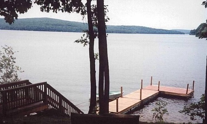 Sunny Point Cabina | Wallenpaupak Lakefront Cabin