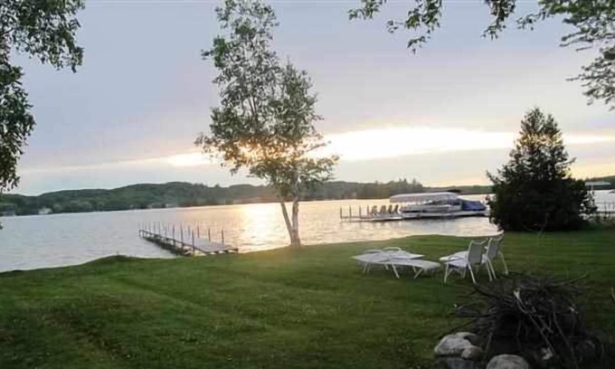 Petoskey Cabaña | Casa de campo valona cerca de Petoskey, golf, pesca, restaurantes y tiendas