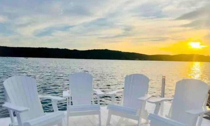 Petoskey Cabaña | Walloon Lake Waterfront! Private Beach! Pets! Fireplace! Fall Colors!
