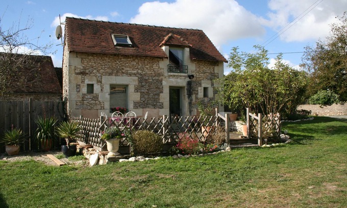 Pleumartin Cabaña | Walnut Lodge, casa rural tradicional de 1 dormitorio en zona rural