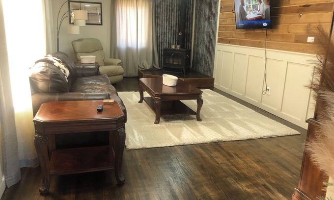 El Dorado Casa | Walnut River's Edge Guesthouse - El Dorado
