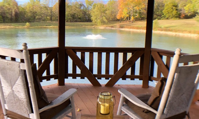 Lone Jack Cama Y Desayuno | Walnut Waters Bed & Breakfast