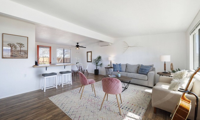 Joshua Tree Casa | 🌵 Walpi Ranch - Joshua Tree Getaway w/ Hot Tub, Fire Pit and BBQ! 🌵
